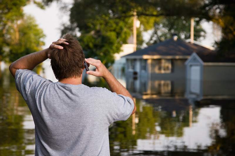 Home floods while owner calls insurance company